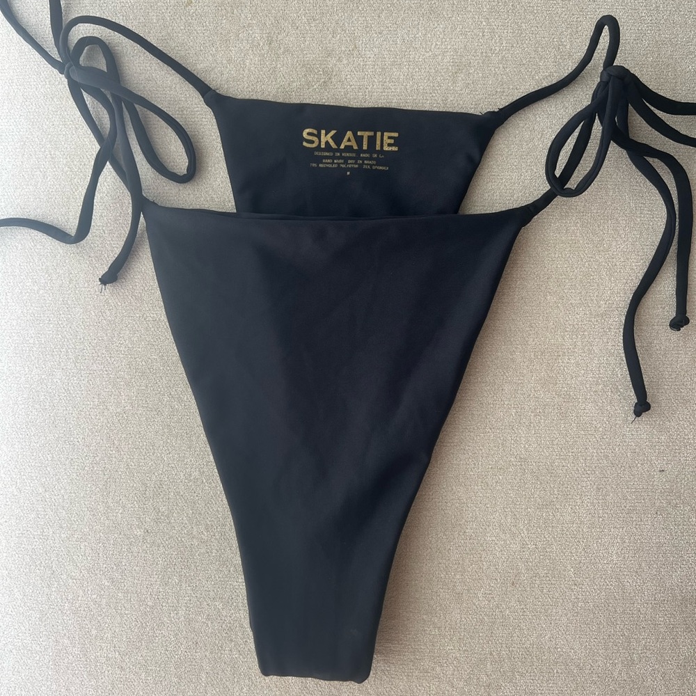 Skatie Black Elsa Bikini Bottom